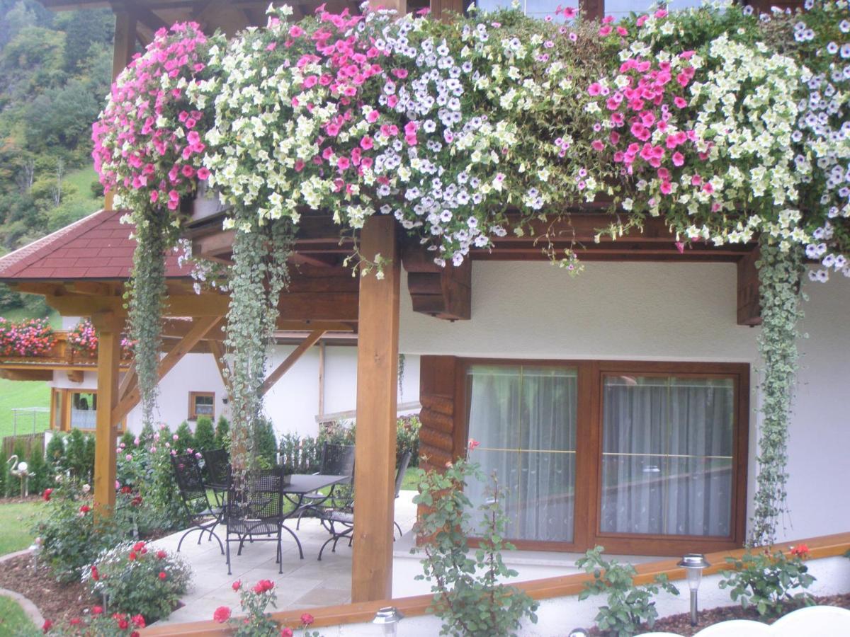 ניוסטיפט אים סטובאיטל Landhaus Knoflach חדר תמונה