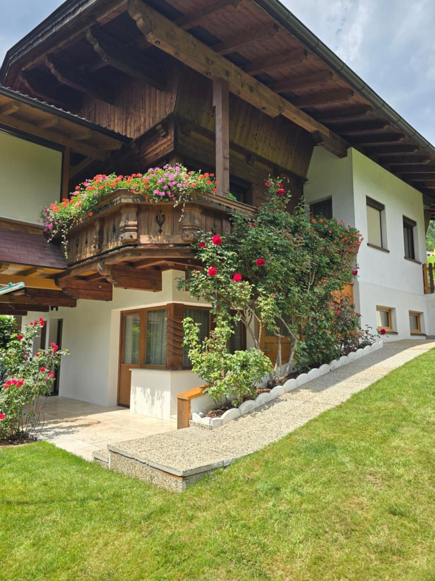 ניוסטיפט אים סטובאיטל Landhaus Knoflach מראה חיצוני תמונה